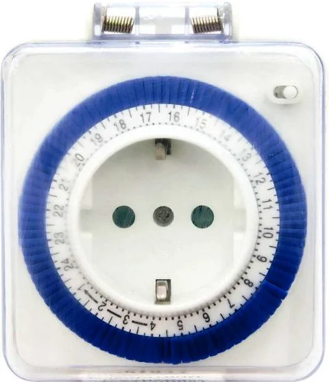 Розетка с таймером (суточная) в защитном корпусе IP 44 3500W/16A 230V, TM31 Арт. 23204
